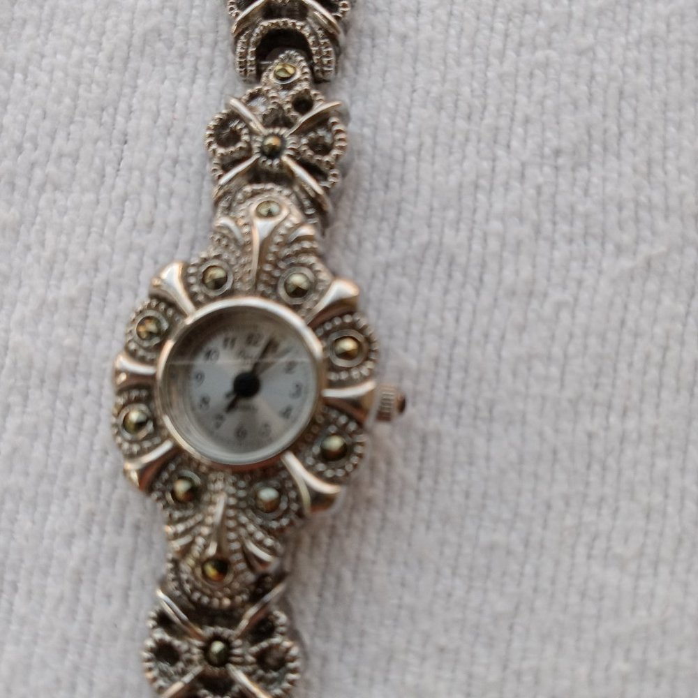 Ladies Perini Quartz Watch w/Matching Bracelet (SILVER)